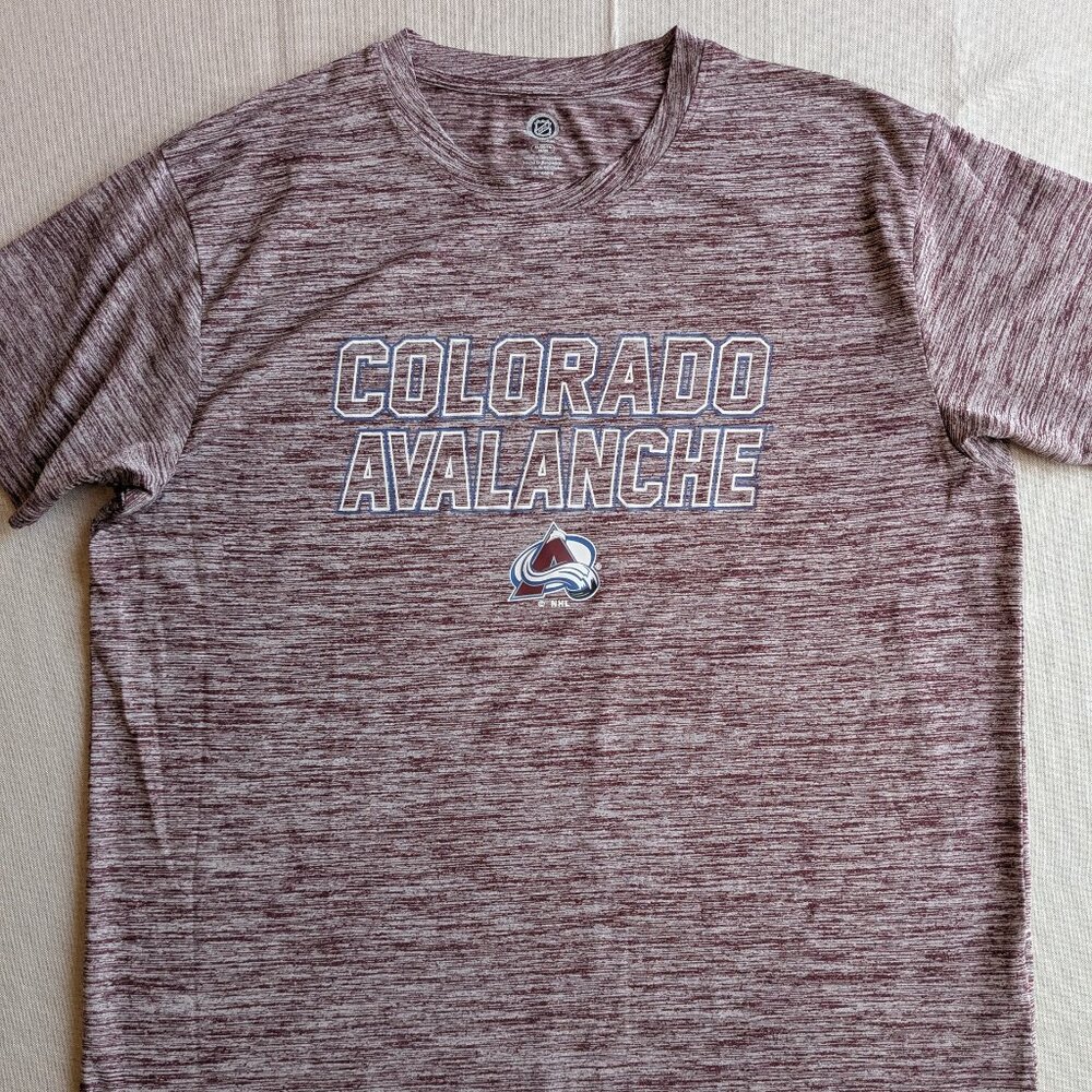 Colorado Avalanche NHL Official T-Shirt Size XL Maroon NWOT Men’s Hockey Fan Tee